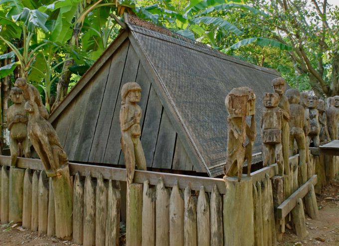 Vietnam-museum-of-ethnology-2